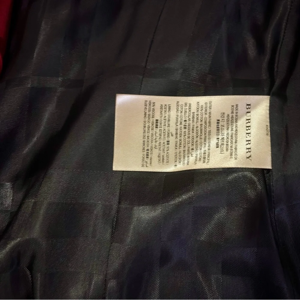 If sultry seductress is your vibe…this sexy, scarlet Burberry trench & u r MFEO - Picture 11 of 11